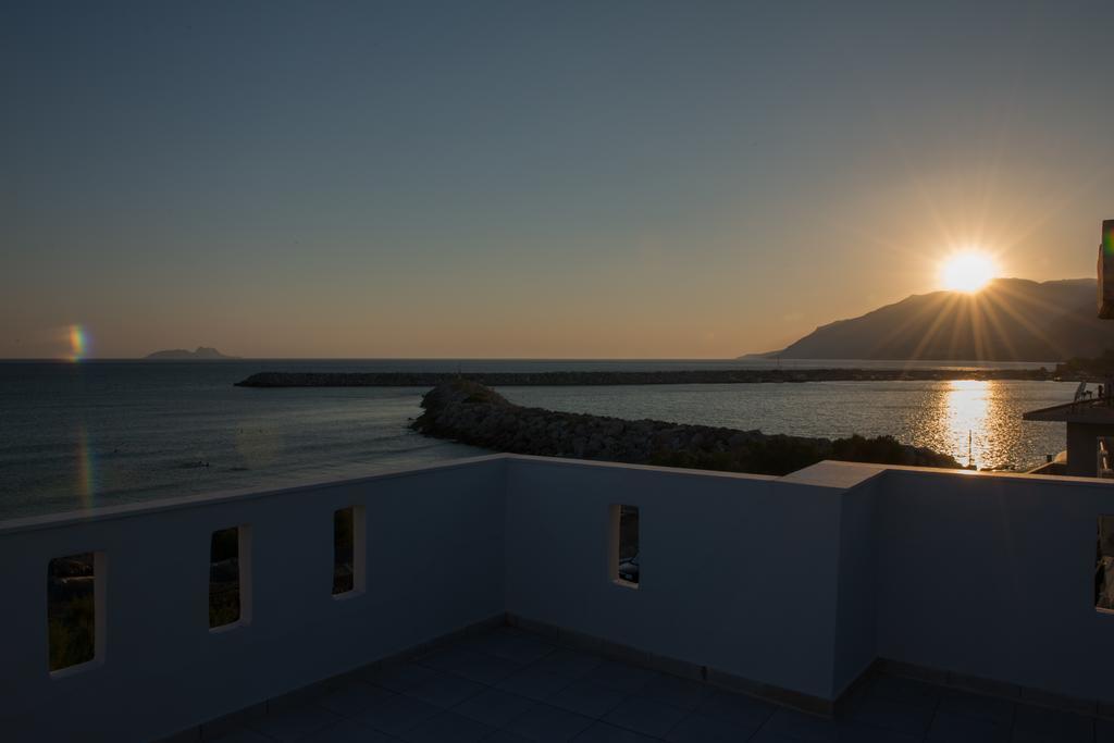 Golden Sun Leilighet Kokkinos Pyrgos Eksteriør bilde